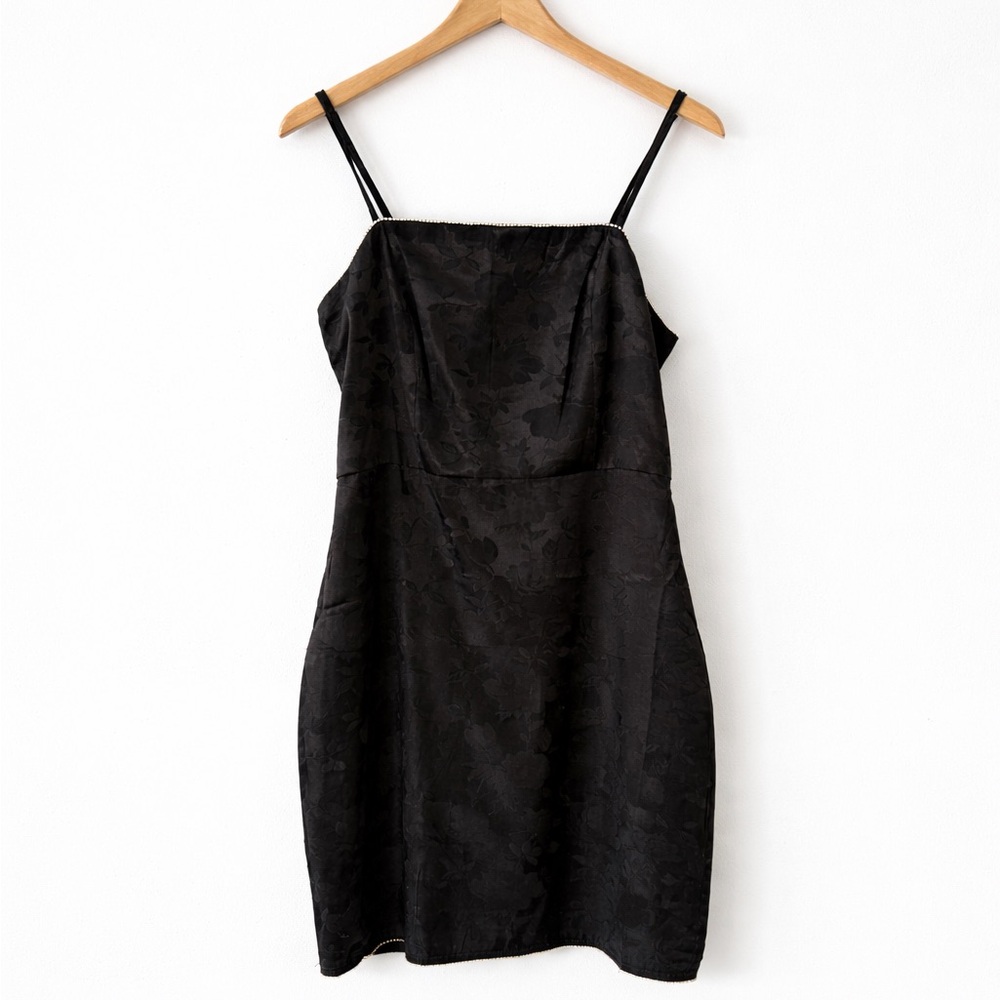 NWT Lulus Sleek Elegance Black Satin Floral Jacquard Rhinestone Mini Dress M - Picture 2 of 8